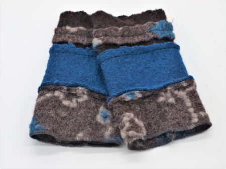 Stulpen Pulswärmer Unikat Blumen blau auf braun