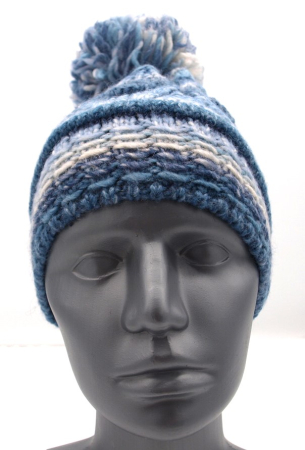Preview: Gebeana Damen Strick-Mütze hellblau Bommel Strick made in Germany