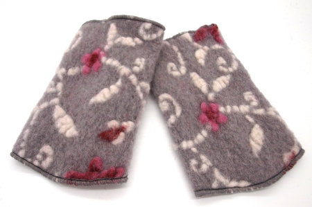 Preview: STULPEN BLUMEN rosa und rot auf hellgrau HANDGEFERTIGT