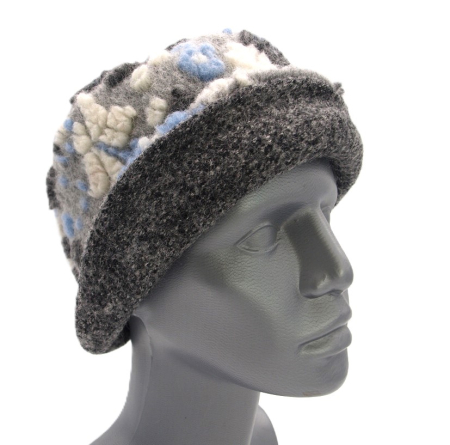 Hut Musterwalkstoff Blumen hellblau auf grau gefüttert Walk Einheitsgröße