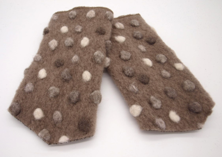 STULPEN Punkte auf beige HANDGEFERTIGT