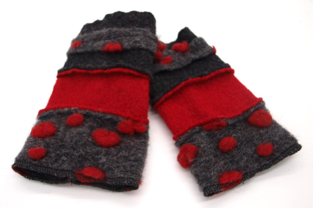 Winter Stulpen Pulswärmer Unikat Punkte rot auf anthrazit