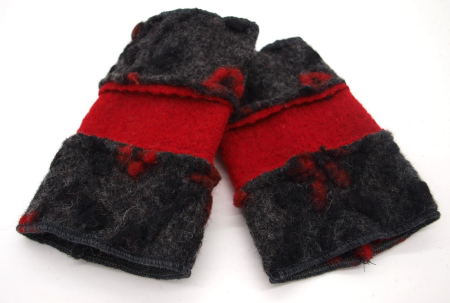 Winter Stulpen Pulswärmer Unikat Blumen rot auf anthrazit