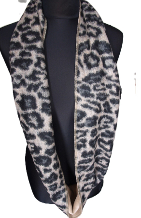Preview: Loop Walkstoff Loopschal Baumwollfleece beige Leomuster gefüttert edel exclusiv