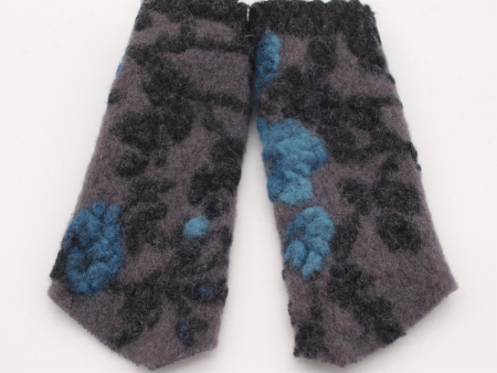 STULPEN BLUMEN TÜRKIS AUF ANTHRAZIT HANDGEFERTIGT