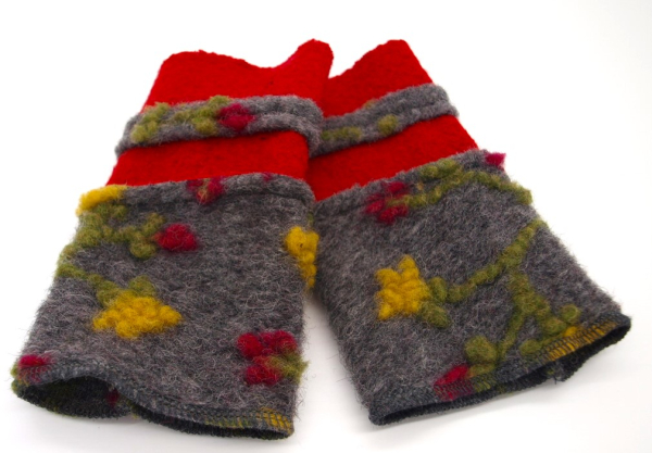 Stulpen Pulswärmer Armstulpen Unikat Blumen gelb auf grau