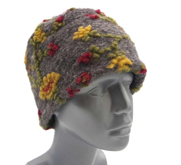 Unikat Mütze Musterwalkstoff Walk gefüttert handgefertigt Blumen gelb auf grau