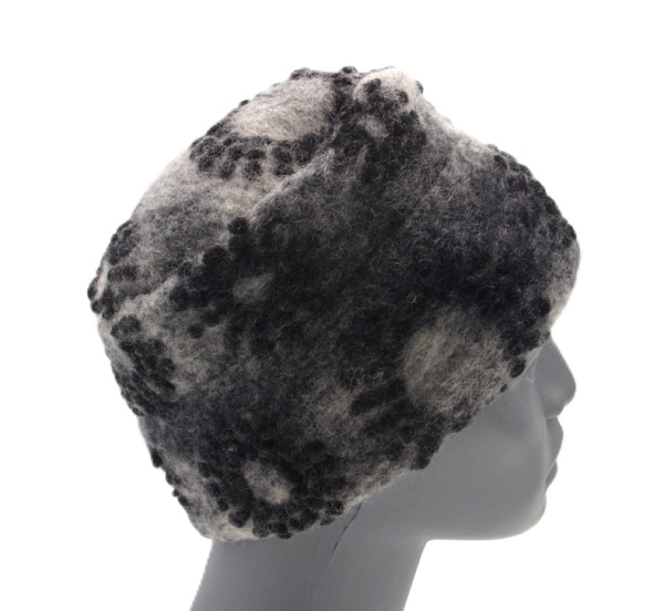 Unikat Mütze Straheln auf grau Musterwalkstoff Walk gefüttert handgefertigt