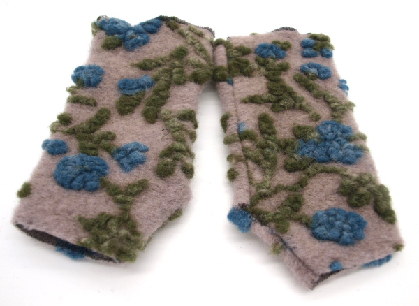 STULPEN Blumen blau auf beige HANDGEFERTIGT mit Daumenloch