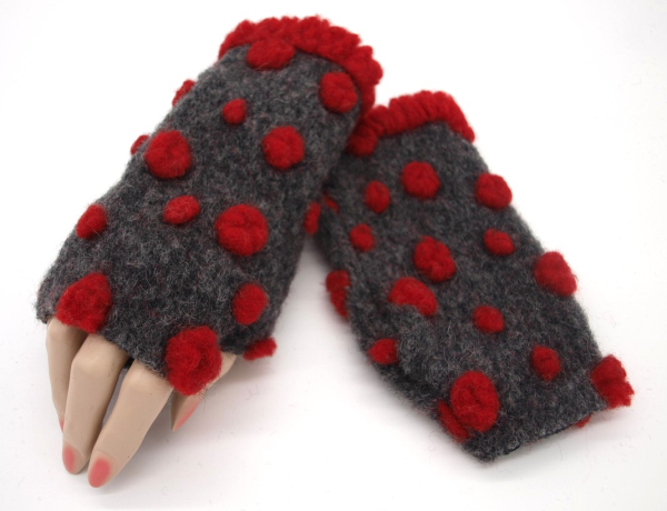 STULPEN Punkte rot auf anthrazit HANDGEFERTIGT mit Daumenloch