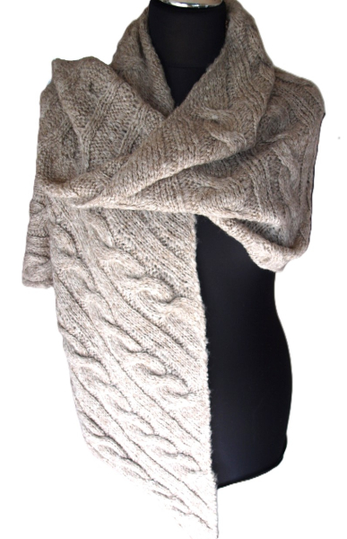 Dreieckstuch Zopfmuster Strick von Gebeana beige 120x170cm