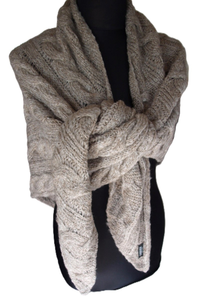 Dreieckstuch Zopfmuster Strick von Gebeana beige 120x170cm