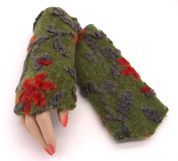 STULPEN BLUMEN ORANGE AUF GRÜN HANDGEFERTIGT