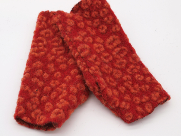 STULPEN KREISE ORANGE AUF ROT HANDGEFERTIGT mit Daumenloch