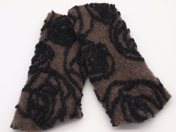 STULPEN ORNAMENTE BRAUN-SCHWARZ HANDGEFERTIGT