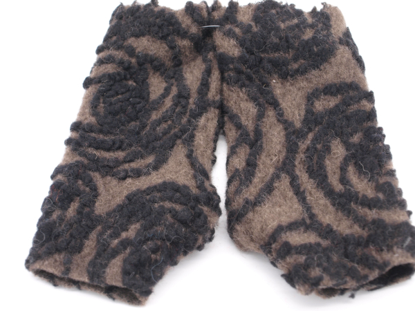 STULPEN ORNAMENTE BRAUN-SCHWARZ HANDGEFERTIGT mit Daumenloch