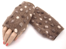 STULPEN Punkte auf beige HANDGEFERTIGT mit Daumenloch