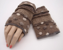 Stulpen Pulswärmer Unikat Punkte auf beige